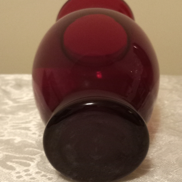 Vintage 1940s Ruby Red Vase 6 1/2" - Picture 4 of 4